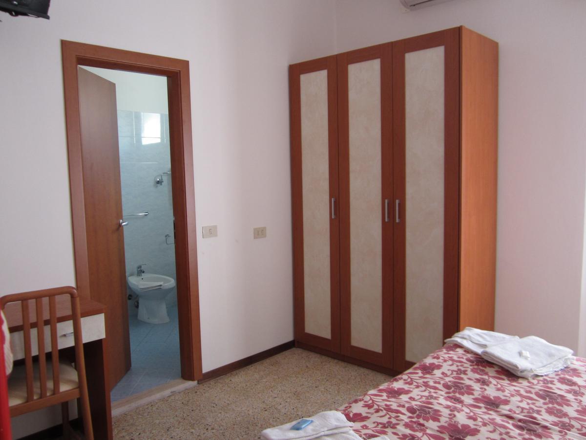 Hotel Moroni Rimini Exterior photo